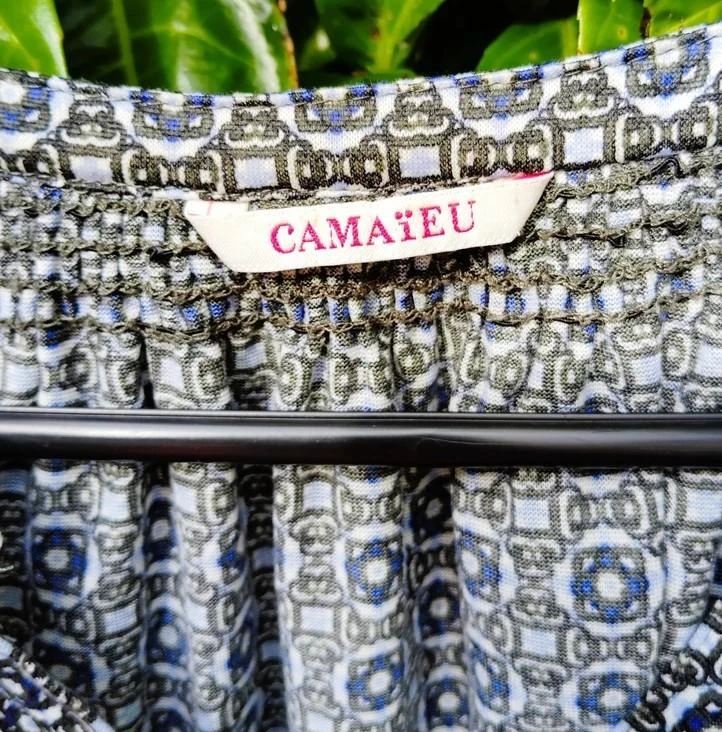 Damesblouse met lange mouwen en print – photo 3
